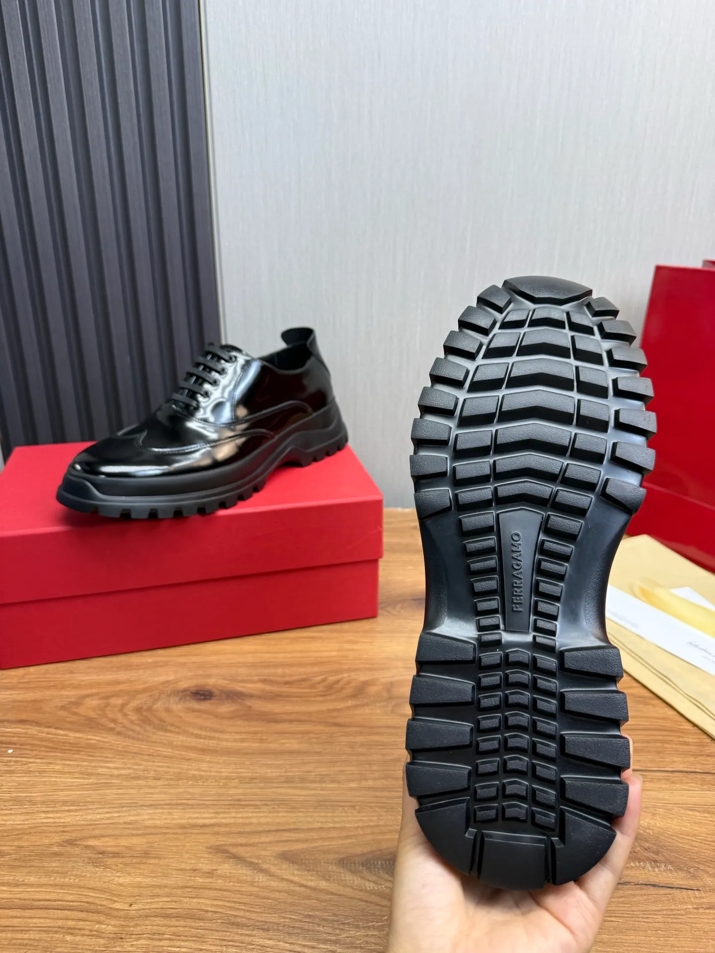 Men's shoes 💰880💰 Ferragamo. [Ferragamo] Men's Loaf leather shoes, the latest hot style, 1:1 original purchase quality, top quality, imported open-edge beaded cowhide leather on the upper, hand-made three-dimensional stitching highlights the round toe design, the inner feet are made of imported cowhide, with original wear-resistant rubber outsole, matching code 39-44, (38, 45 custom-made, non-refundable)